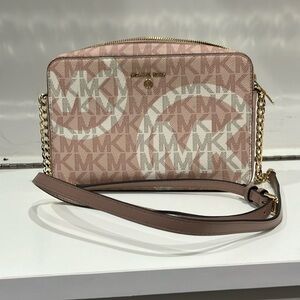 Baby pink/white Micheal Kors crossbody